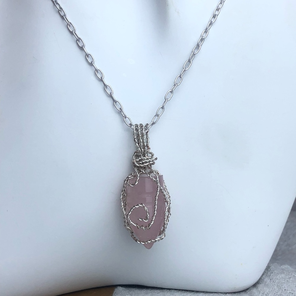 Hand wired by: Kayk Silver tone wired Rose Quartz Necklace 16” #201